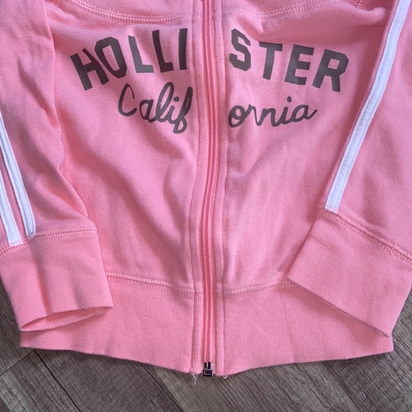 Hollister Long Sleeve - Picture 3 of 4